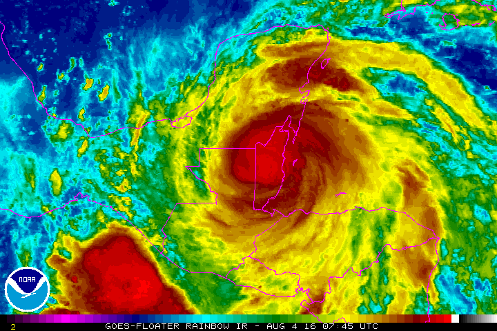 Earl se convierte en huracán y se espera que toque tierra en Belice