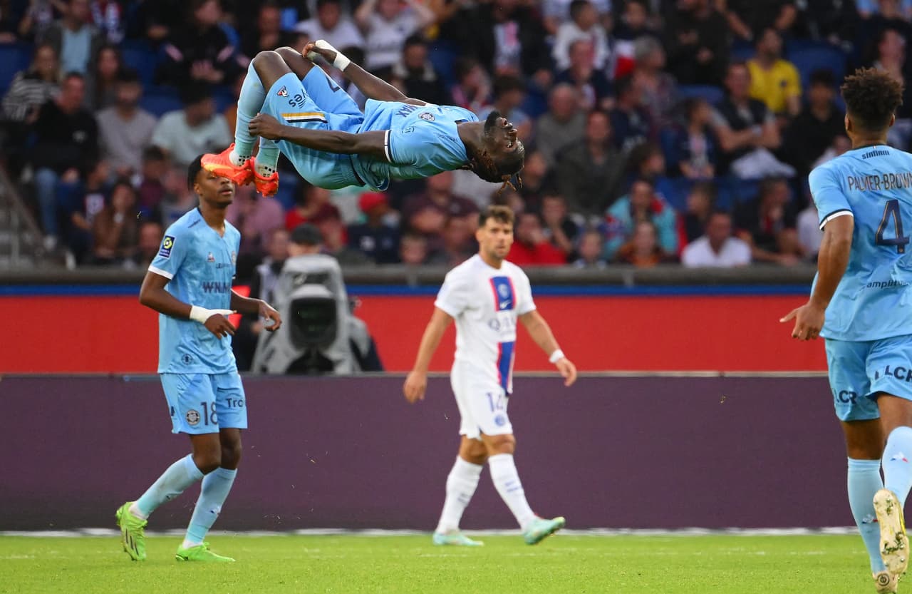 PSG remontó para vencer 4-3 al Troyes con goles de Carlos Soler, Lionel Messi, Neymar y Kylian Mbappé en la Jornada 13 de la Ligue 1.