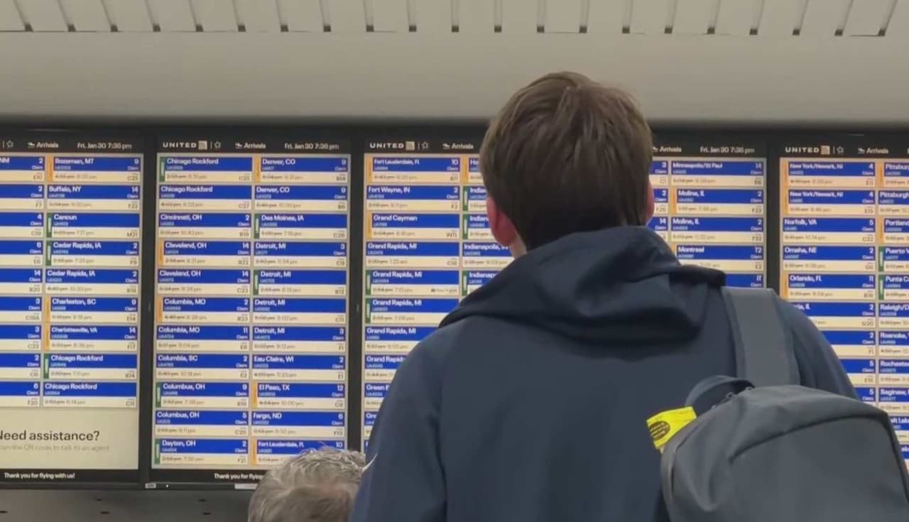 Tormenta invernal provoca retrasos y cancelaciones de vuelos en aeropuertos de Chicago