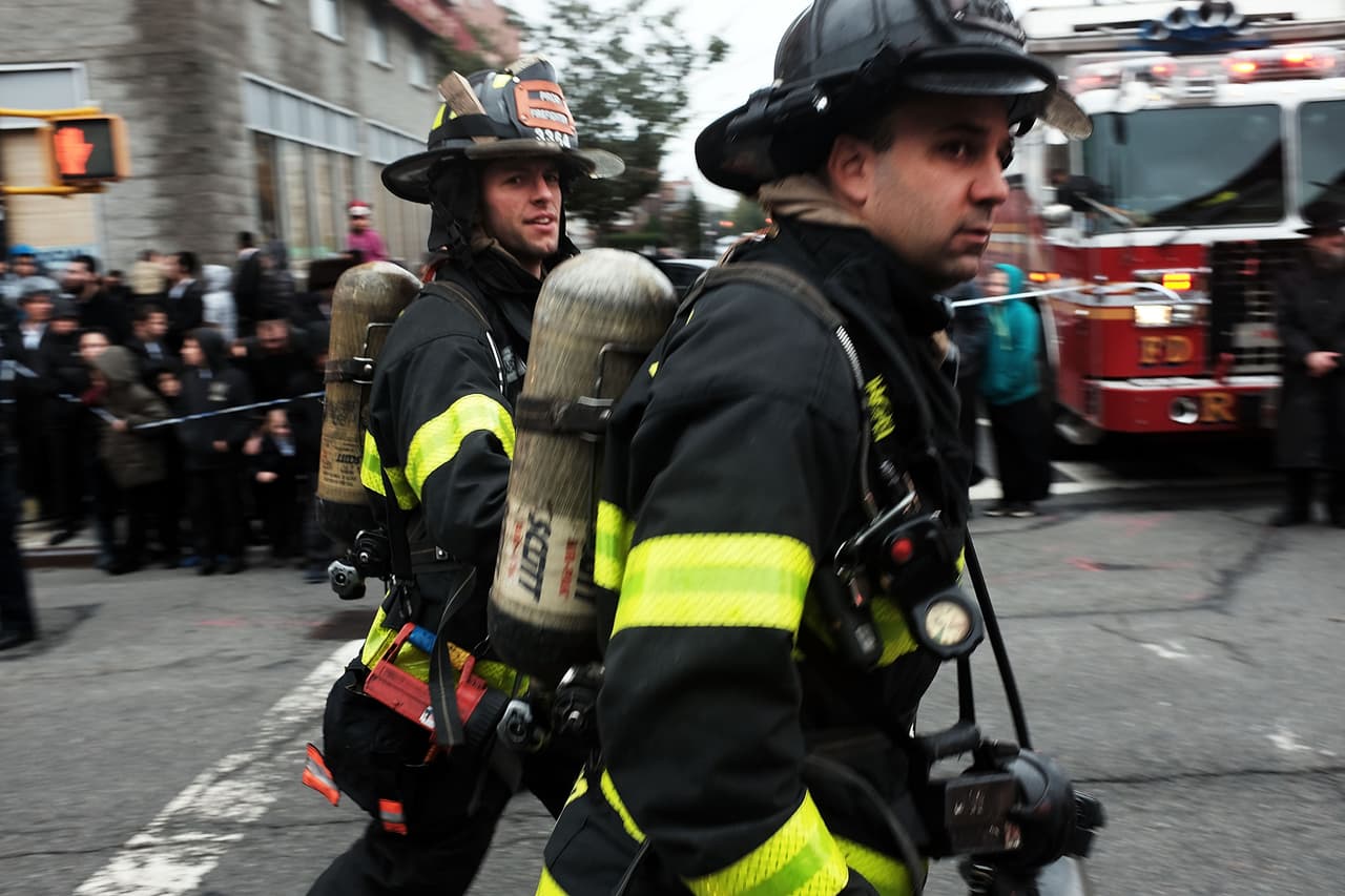 El edificio se encuentra situado en la cuadra 4200 en la 13 avenida en Borough Park.
