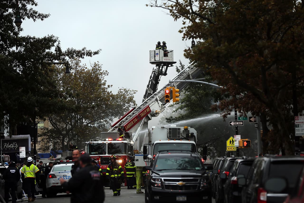 En el incendio, ocurrido en el barrio de Borough Park, también hubo tres personas heridas.