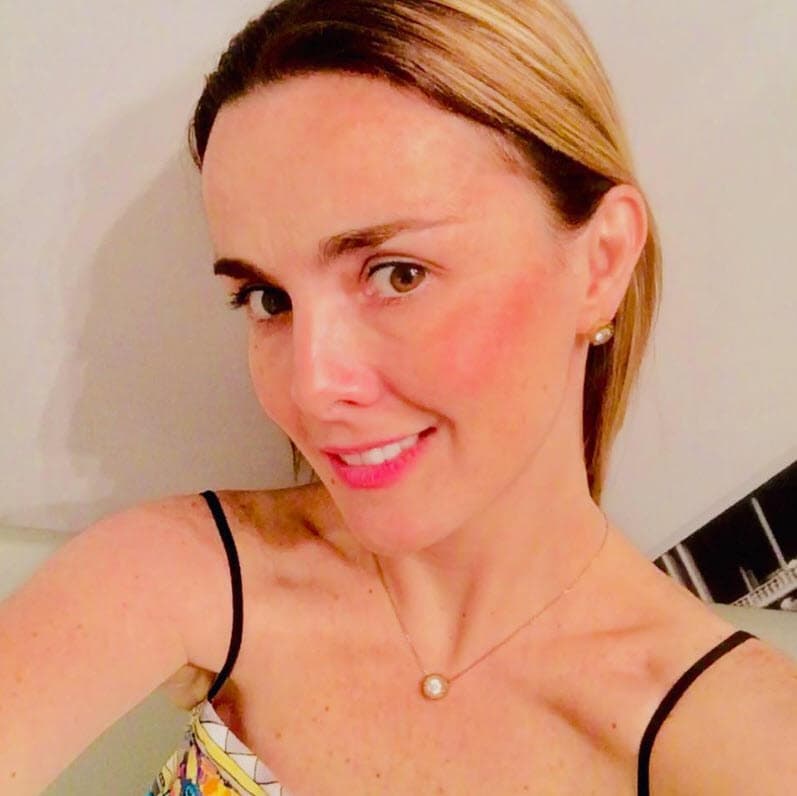 <b>"(Fue) tremendamente difícil"</b>, contó Mijares a la revista 
<b><a href="https://www.tvynovelas.com/mx/en-exclusiva/cuarentena-marisol-mijares-romantica-boda/amp/" target="_blank">TVyNovelas</a></b>, "nos vimos a los ojos con la sensación de que no queríamos hacerlo porque llevábamos un año planeando la boda con todo el corazón". 
<br>