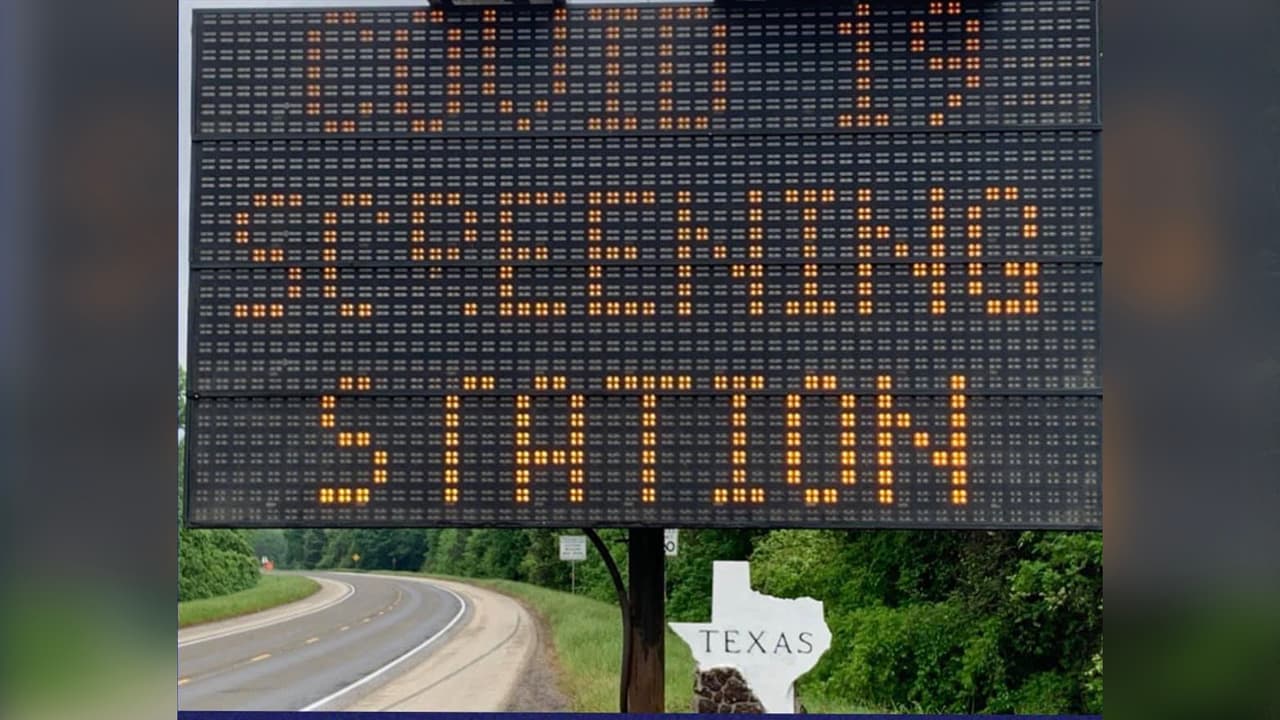 La orden, emitida por el gobernador de Texas Greg Abbott, no afecta a viajeros dedicados a servicios médicos, militares o actividades comerciales, entre otros.