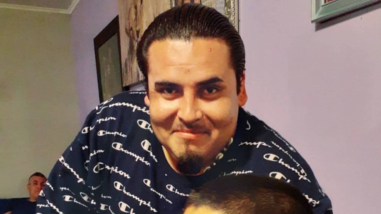 Oficial presionó rodilla sobre la nuca de Mario González, dice familia tras ver el video de su muerte