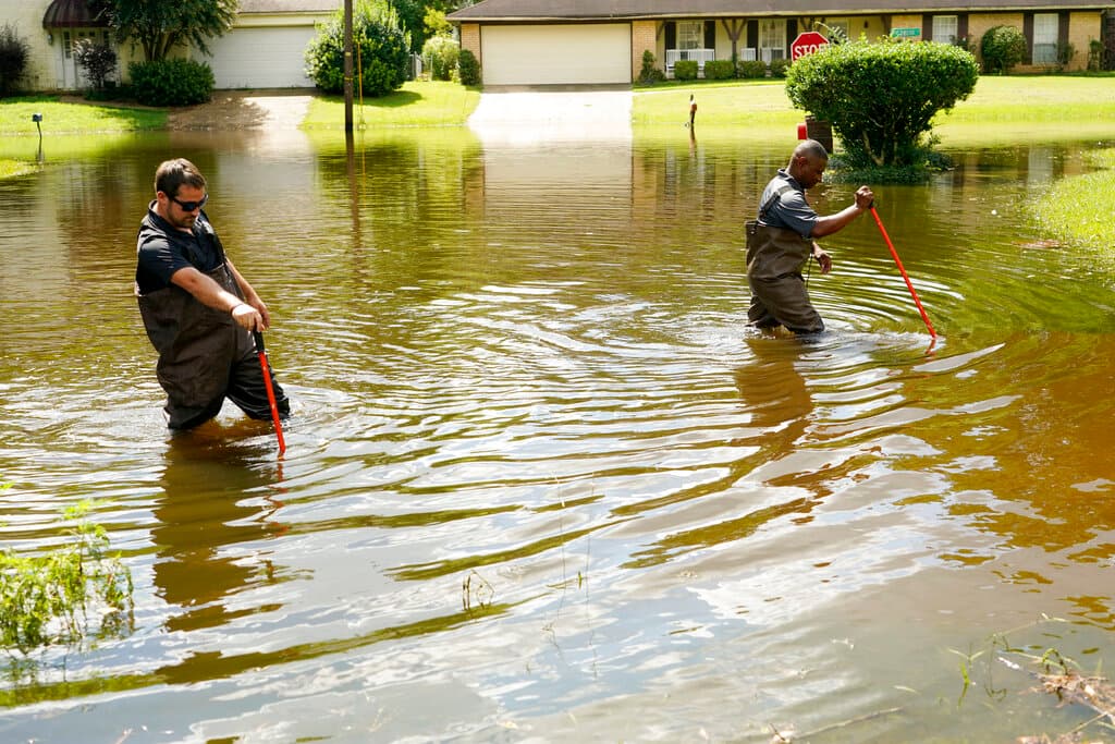 "No beban el agua": Mississippi declara emergencia tras inundación que afectó planta de tratamiento
