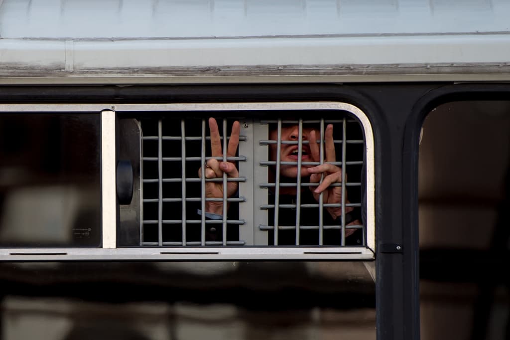 La agencia estatal Tass informó que solo en Moscú la policía reportó 500 detenidos.