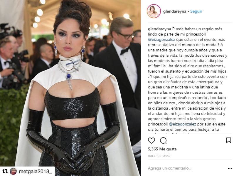 La exmodelo Glenda Reyna, madre de Eiza, quien celebró su cumpleaños el mismo día de la gala, mostró el orgullo que siente por su hija con un emotivo mensaje en su cuenta de Instagram. "¿Puede haber un regalo más lindo de parte de mi 'princesdoll' Eiza González que estar en el evento más representativo del mundo de la moda?", escribió junto a una foto de su hija en esa gala.