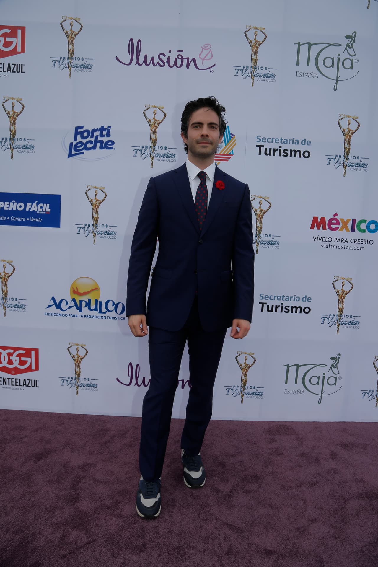 Y lució muy elegante.