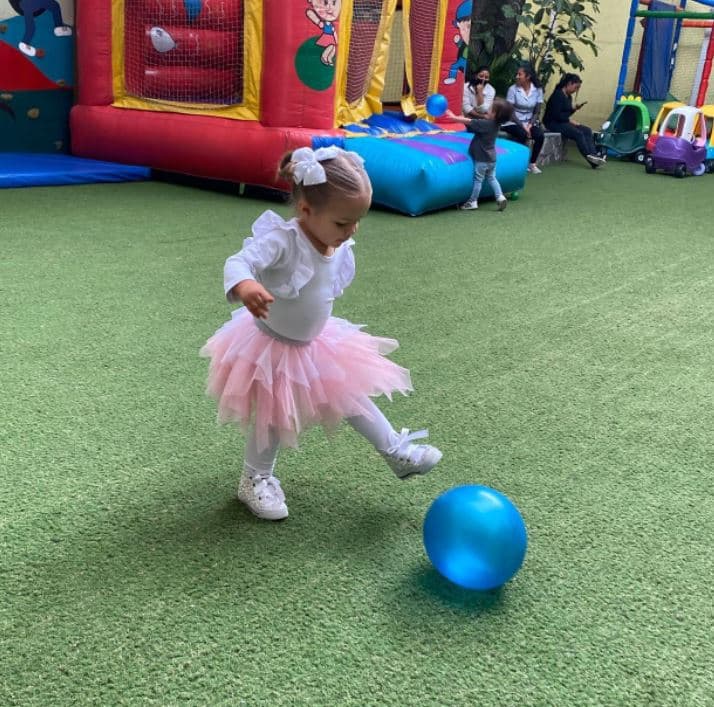 “Soy su fan”, “Martina, ternura y dulzura total”, “Muy hermosa”, “Preciosa” son algunos de los mensajes que recibe Martina en el perfil de su mamá.