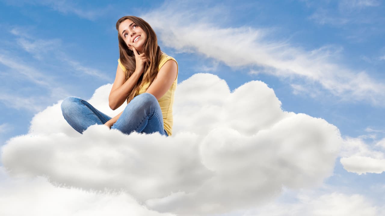 Solamente un aviso: evita perderte en las nubes. Si no plantas bien los pies sobre la tierra para las cuestiones prácticas podrías tener experiencias dolorosas por falta de decisión en un momento determinado.