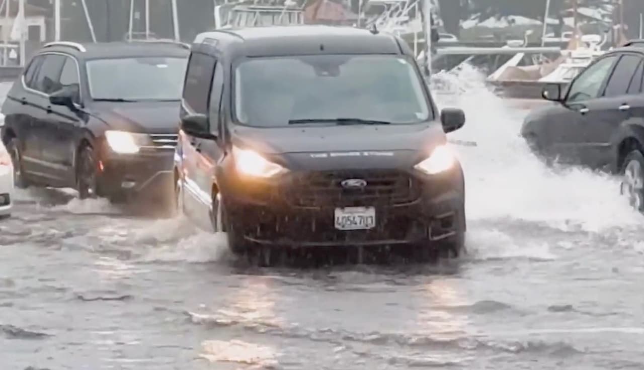 Imágenes del mal tiempo en California: algunas zonas son ahora afectadas por un río atmosférico