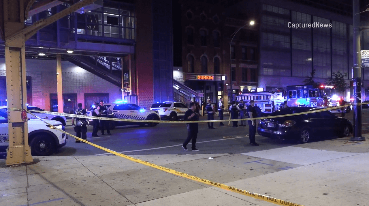 El pastor y activista Donovan Price señaló que no había experimentado un tiroteo similar.
<br>
<br>“Realmente horrible, 
<b>más de lo que jamás haya visto</b>. La gente trataba de encontrar a sus seres queridos, averiguar si estaban vivos, dónde estaban sus teléfonos, porque muchos los tiraron en medio del caos. No podían encontrar las llaves de sus autos. 
<b>Hay muchos tiroteos en Chicago, pero nada como esto.</b>”