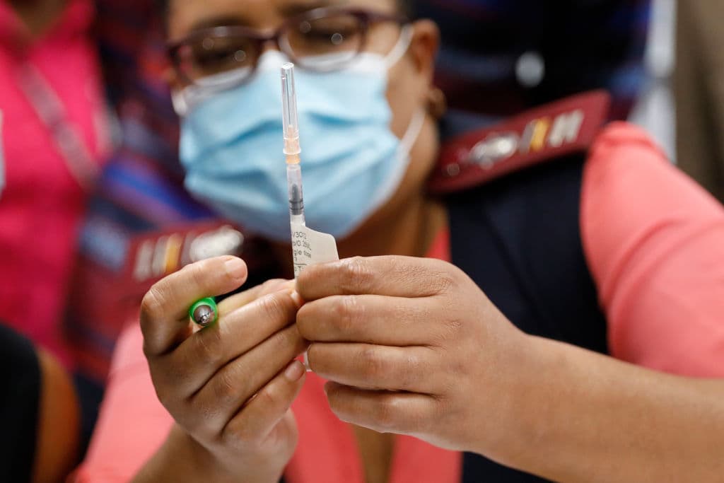 Johnson & Johnson se une a la vacunación con la aplicación de 3.9 millones de dosis desde este martes