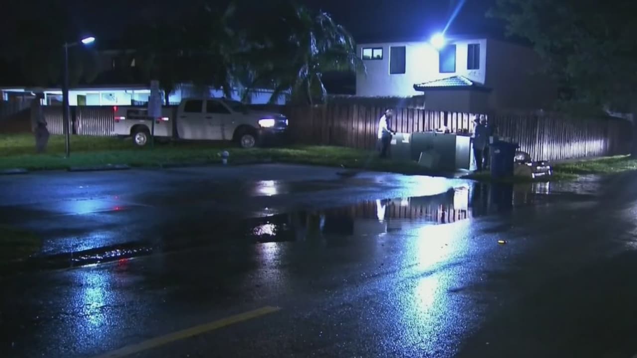 “Estamos sin luz desde hace más de 36 horas”: vecinos de Miami Lakes están desesperados 