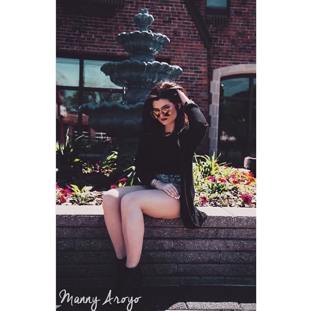 En sus redes sociales tiene miles de seguidores que están sorprendidos por su gran parecido con la Jenner.