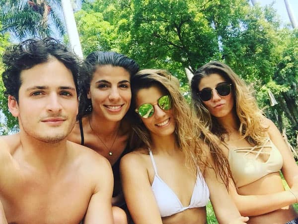 Además de buenas hermanas, son grandes amigas y cómplices.