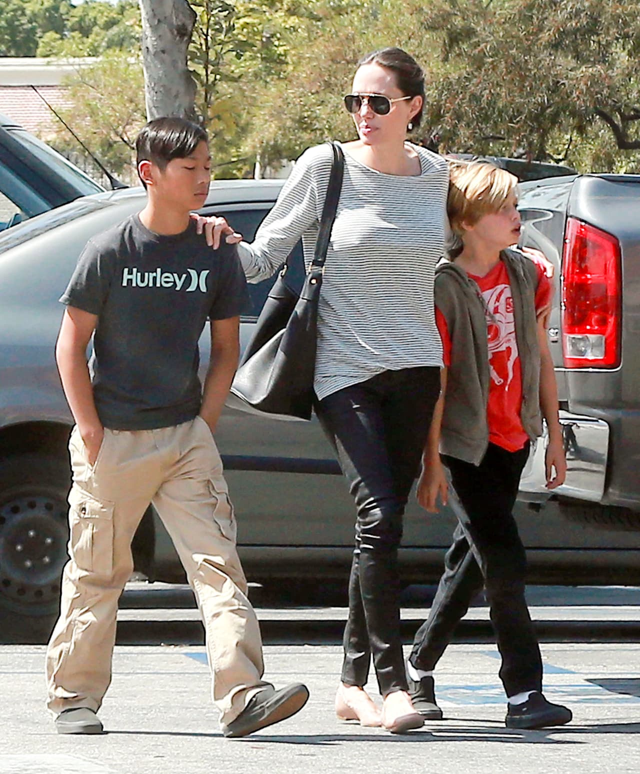 Y como siempre, cariñosa y atenta con sus hijos.