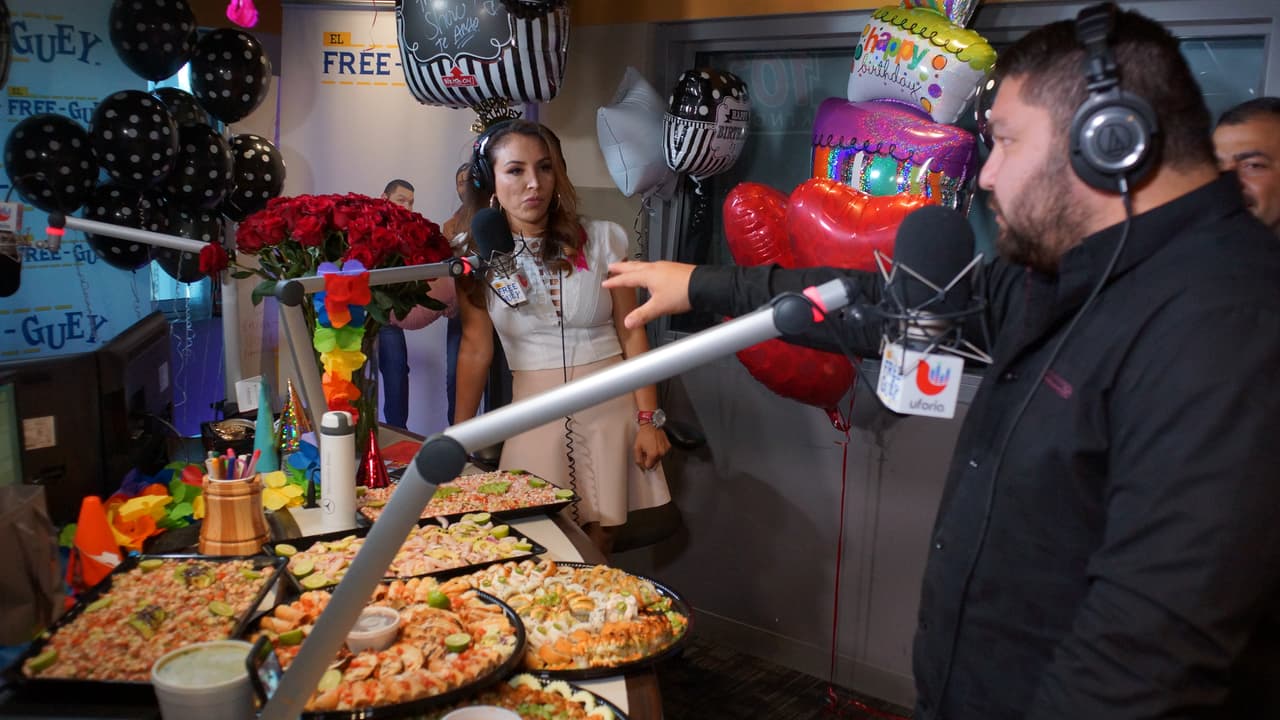 La Bronca cumplió años y se armó una fiesta en la cabina del Free-guey show.