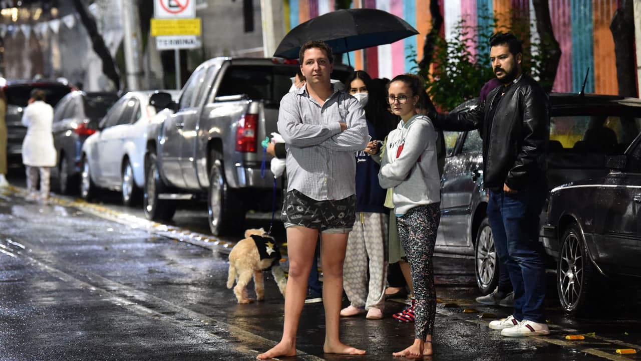 Un sismo con epicentro al suroeste de Acapulco, Guerrero, se sintió en la Ciudad de México. Hasta el momento no se han reportado daños en la capital.