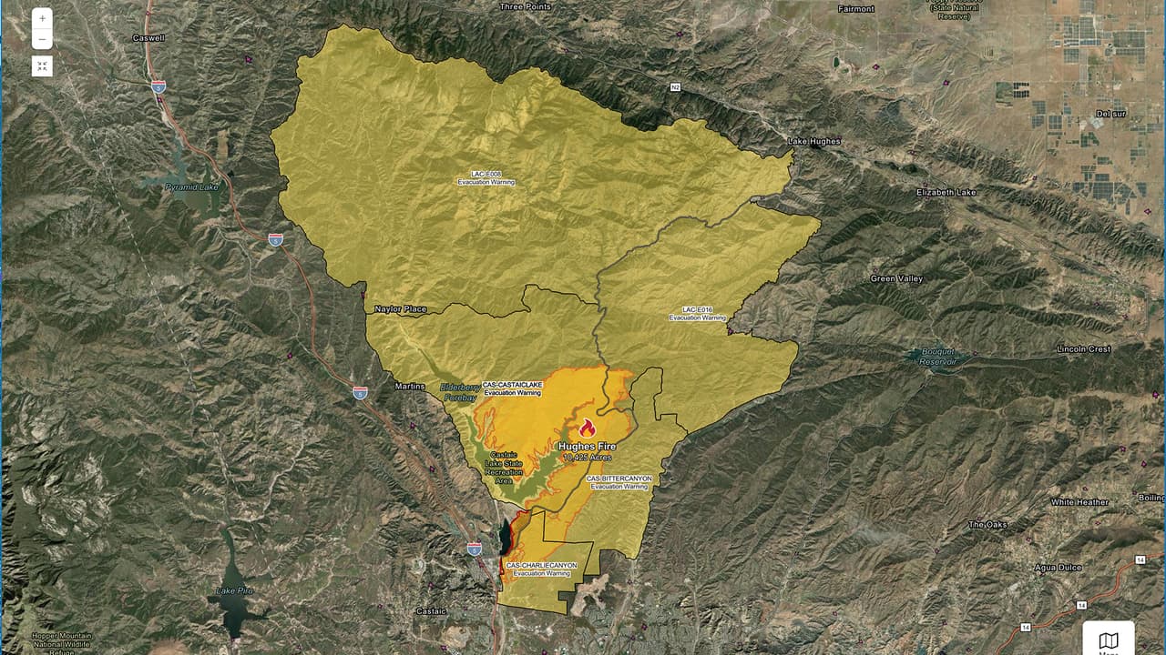 <b>Hughes Fire</b>
<br>La contención del Incendio Hughes está en un 92% con 
<b>10,425 acres quemados, </b>por lo que han sido levantadas todas las órdenes de evacuación obligatorias, sin embargo, el fuego sigue activo, por lo que cinco zonas cercanas a la zona del incidente se mantienen bajo advertencia. Se espera que las lluvias que se pronostican para esta tarde ayuden a mantener las líneas de contención. No se reportan daños ni heridos, mientras que las causas del incendio se mantienen bajo investigación.