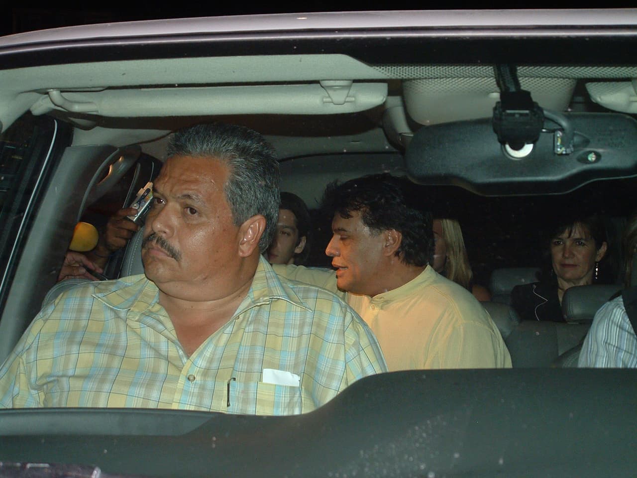 Juan Gabriel a la salida del penal.