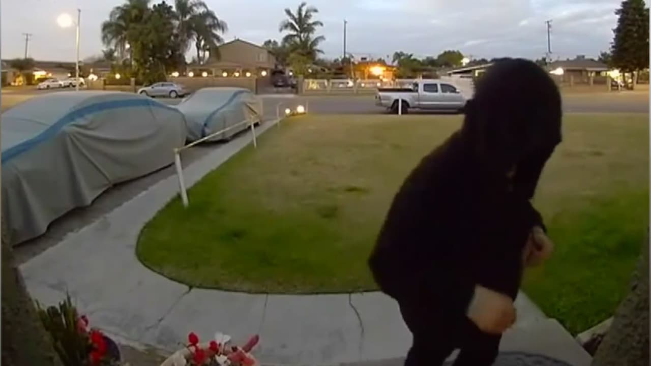 “La migra, la migra”: captan el momento en que jóvenes hacen cruel broma a familias migrantes en California