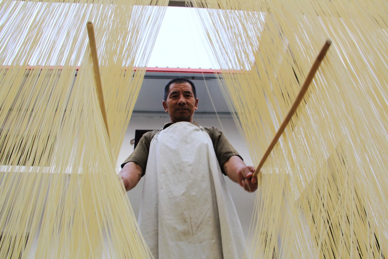 La pasta debe tratarse muy cuidadosamente para evitar que se rompa o deforme.