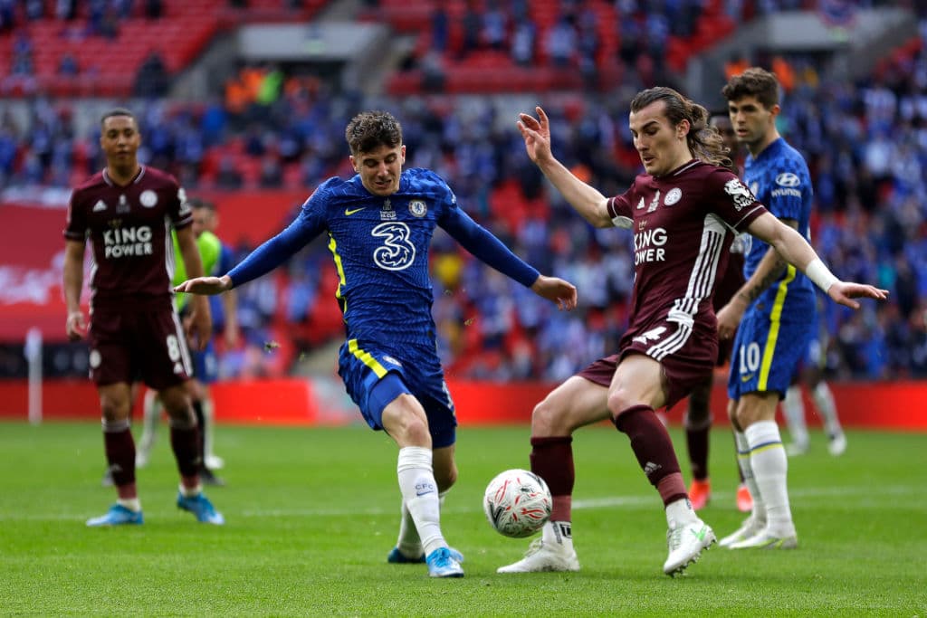 El solitario gol de Youri Tielemasns y la enorme figura de Kasper Smeichel en al portería, le dan el primer título de FA Cup en su historia al Leicester City.