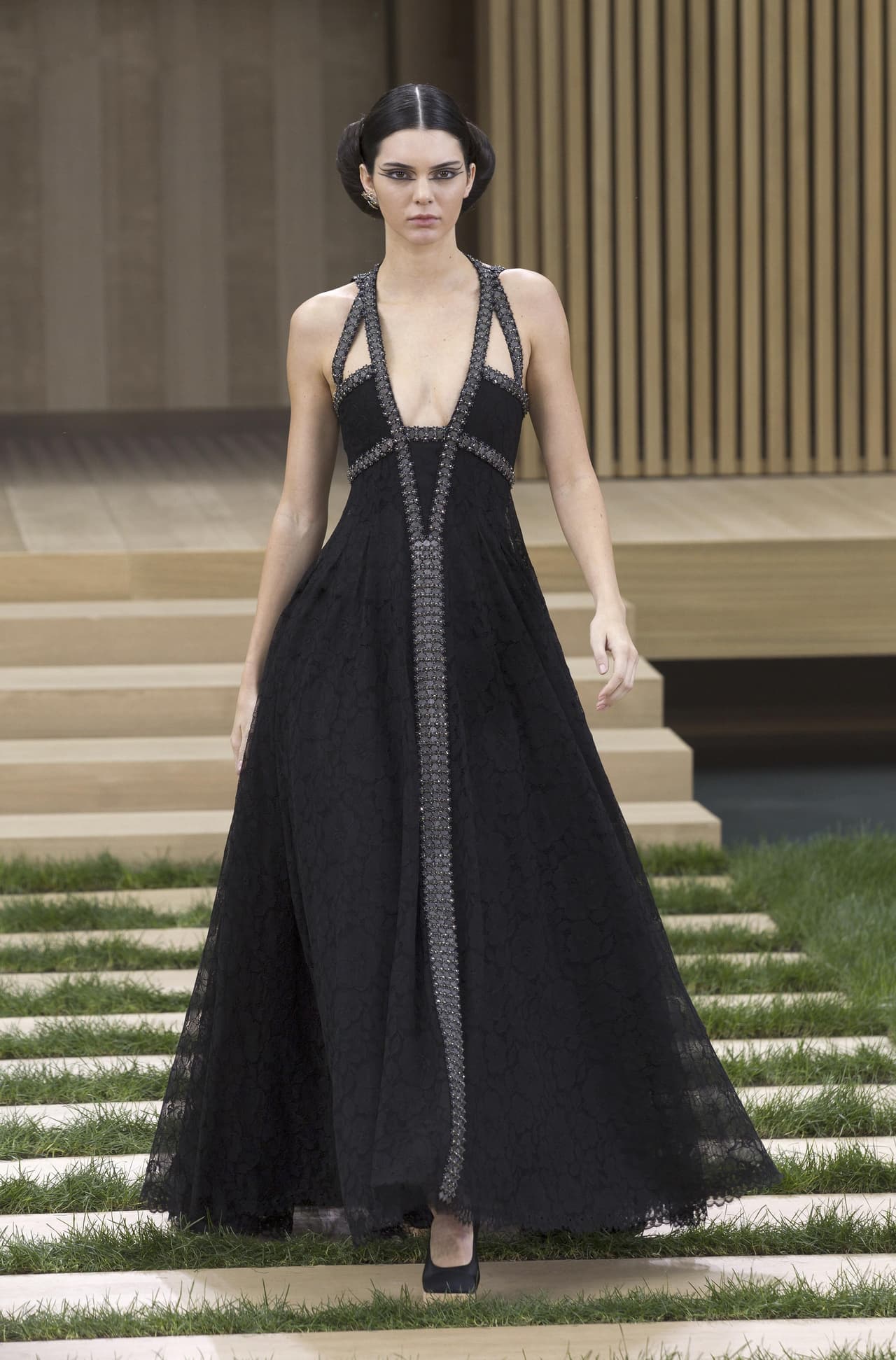 La socialité siempre se transforma a la hora de pisar las pasarelas de moda.