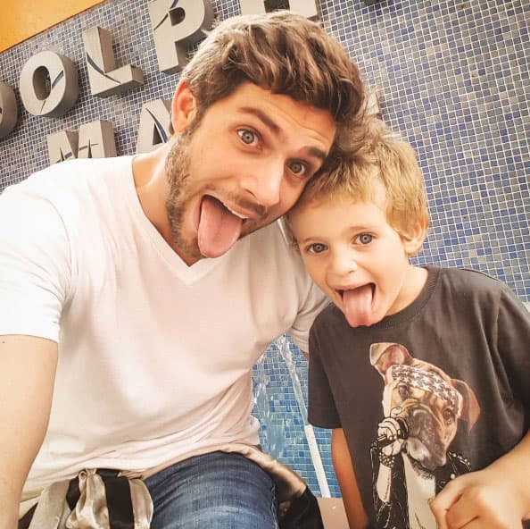 El pequeño vive en Argentina y el actor disfruta siempre sus visitas con él.