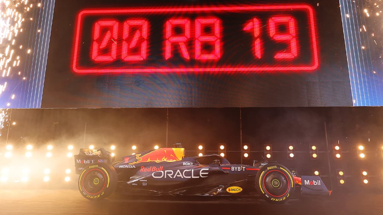 ¡Espectacular! Red Bull presenta el RB19 de 'Checo' Pérez para 2023