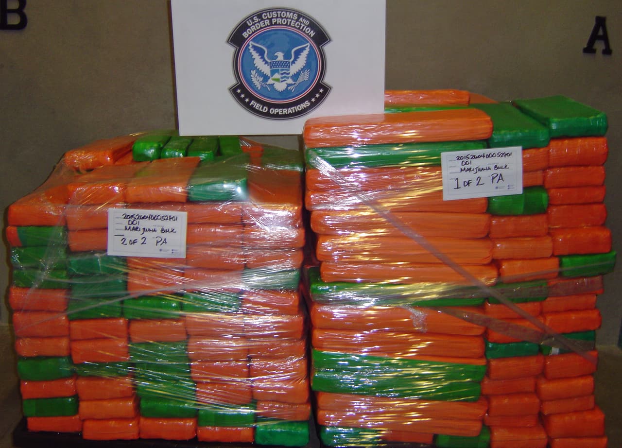 El tráiler era manejado por Ramón Emilio Felix-Lopez de 57 años de Guasave, Sinaloa.