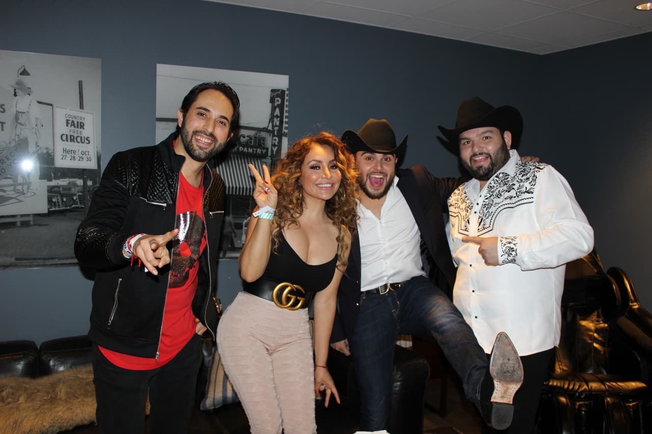 ¡La foto lo dice todo! Qué bien la pasamos con Gerardo Ortiz.