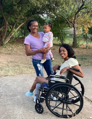 Expertos consultados por la organización coinciden en que es difícil identificar los factores de riesgo, debido a que este tipo de embolia es poco común. No obstante, cuando ocurre puede causar complicaciones graves y hasta la muerte de la madre y su bebé.