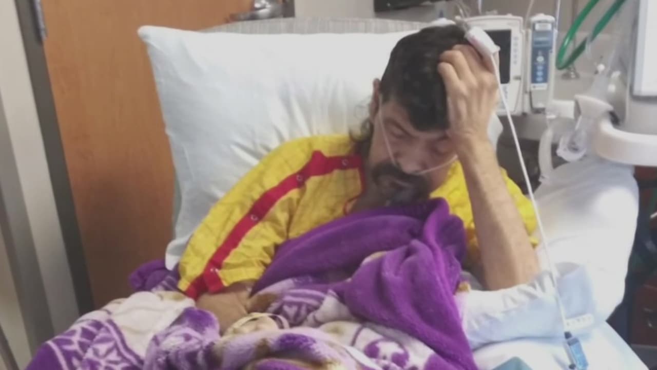 Madre de inmigrante enfermo de gravedad ruega que le dejen visitar a su hijo, a quien no ve hace más de 20 años