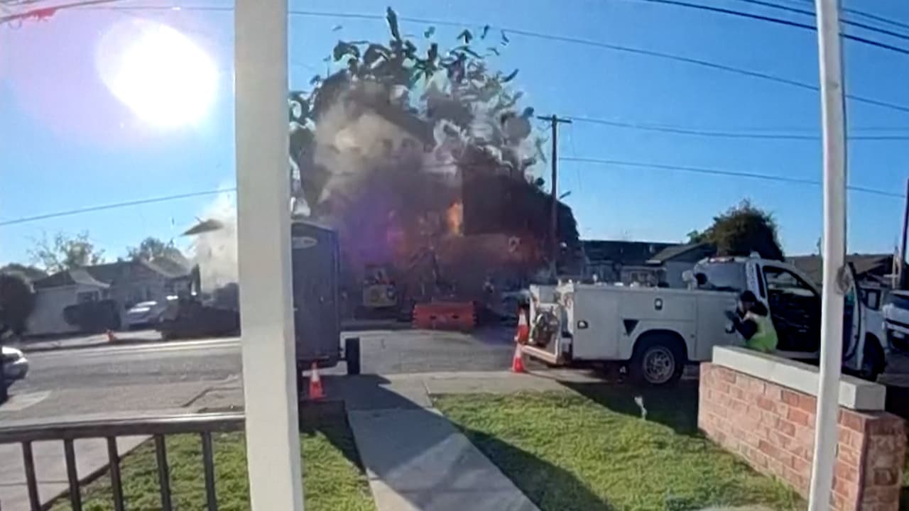 En video: El momento en el que estalla un edificio en California