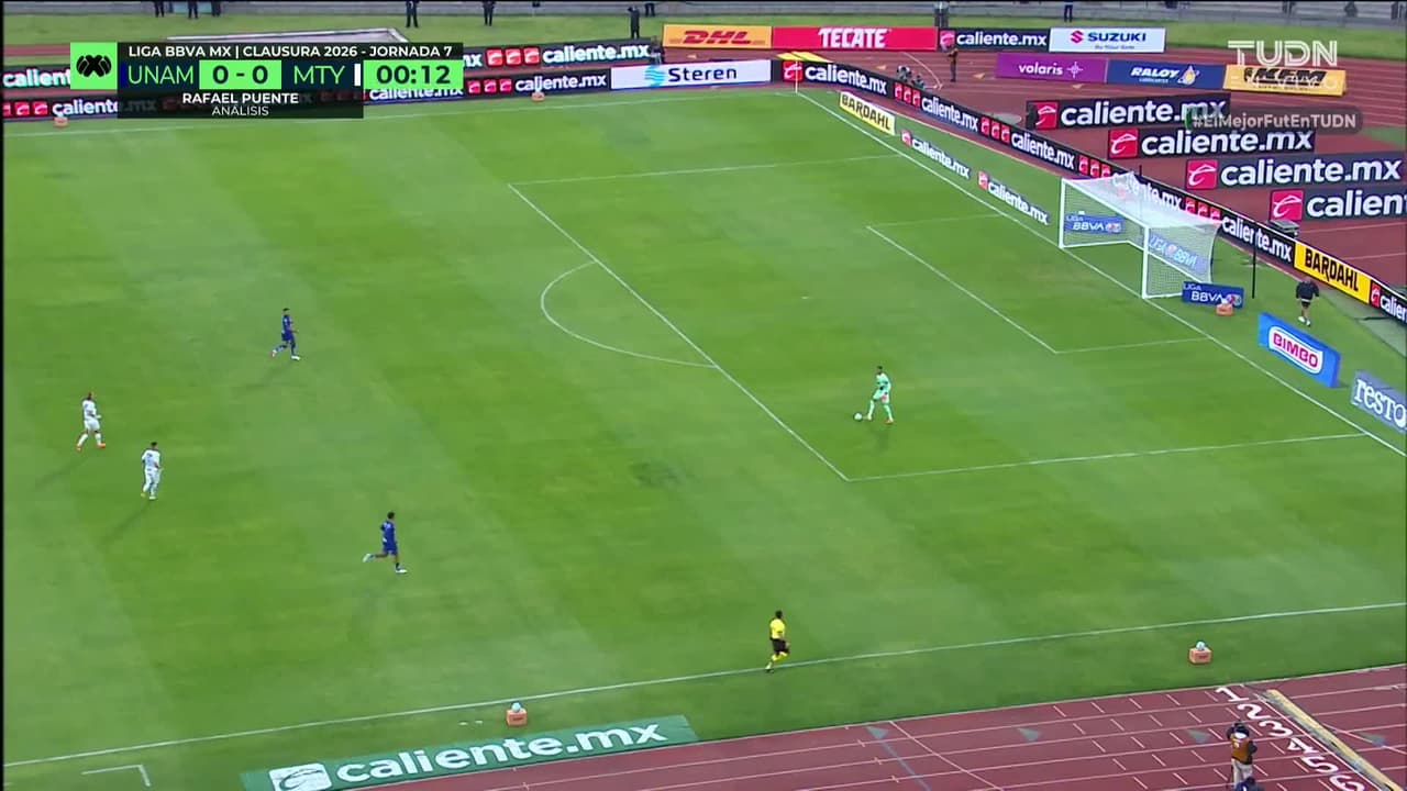 Arranca el partido y la pelota está en juego.