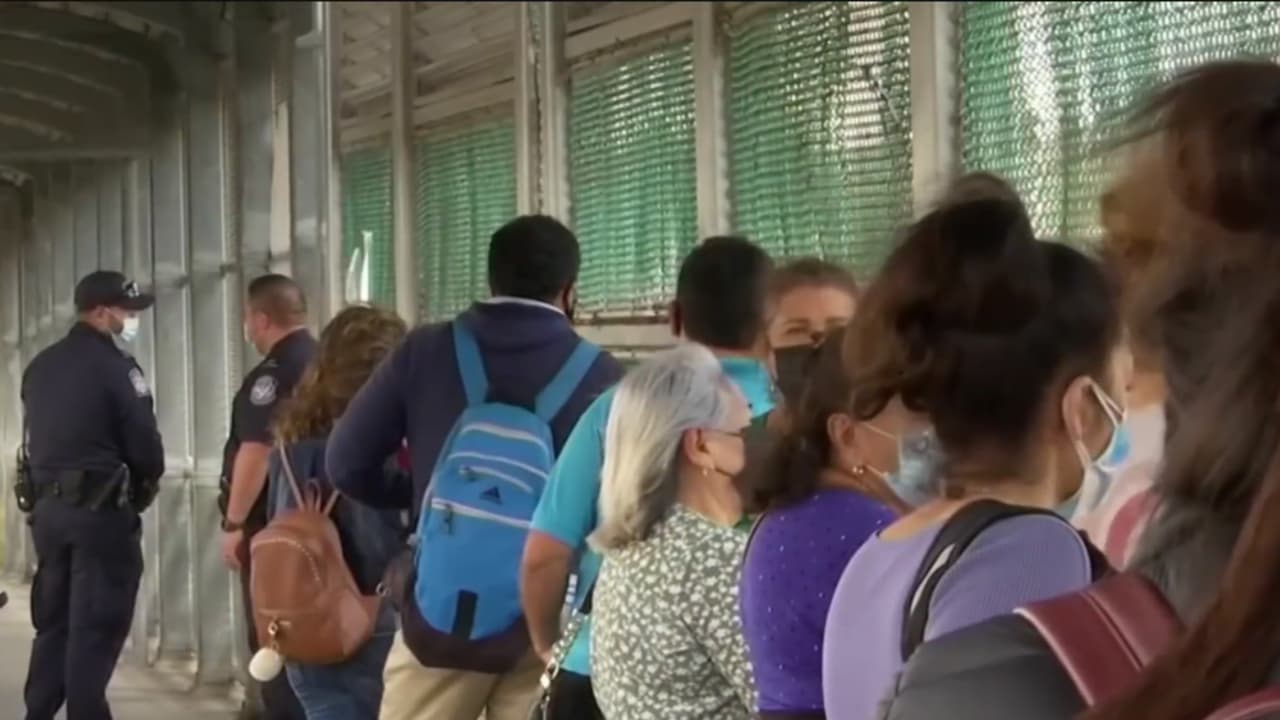 ¿Cuáles inmigrantes se pueden ver afectados por los cambios en el 'Advance Parole'?