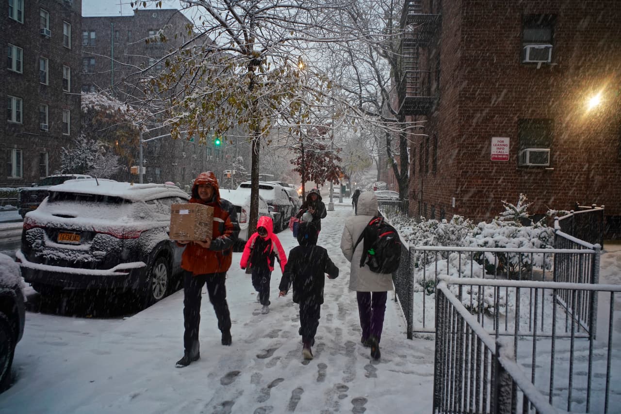 Las condiciones de hielo en Aurora, IL han resultado en numerosas llamadas al 911