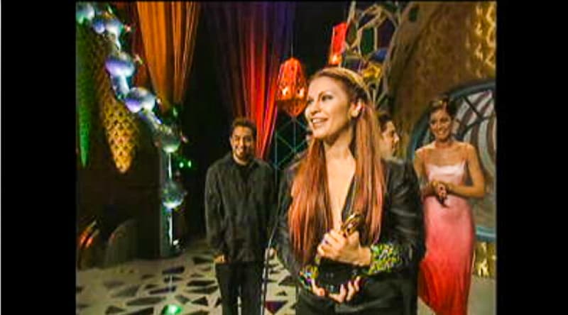 Por tercera vez consecutiva Olga Tañón recibió el premio a Artista Femenina Tropical del Año.