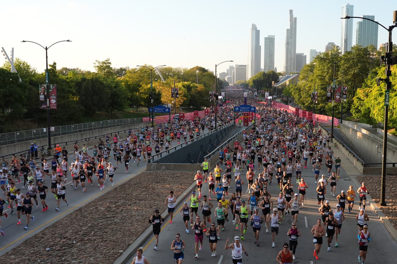 En la edición de este año, el ugandés 
<b>Jacob Kiplimo</b> y la etíope 
<b>Hawi Feysa</b> se consagraron campeones en las categorías masculina y femenina, respectivamente, con un dominio claro en la ruta que recorrió gran parte de la ciudad.
<br>