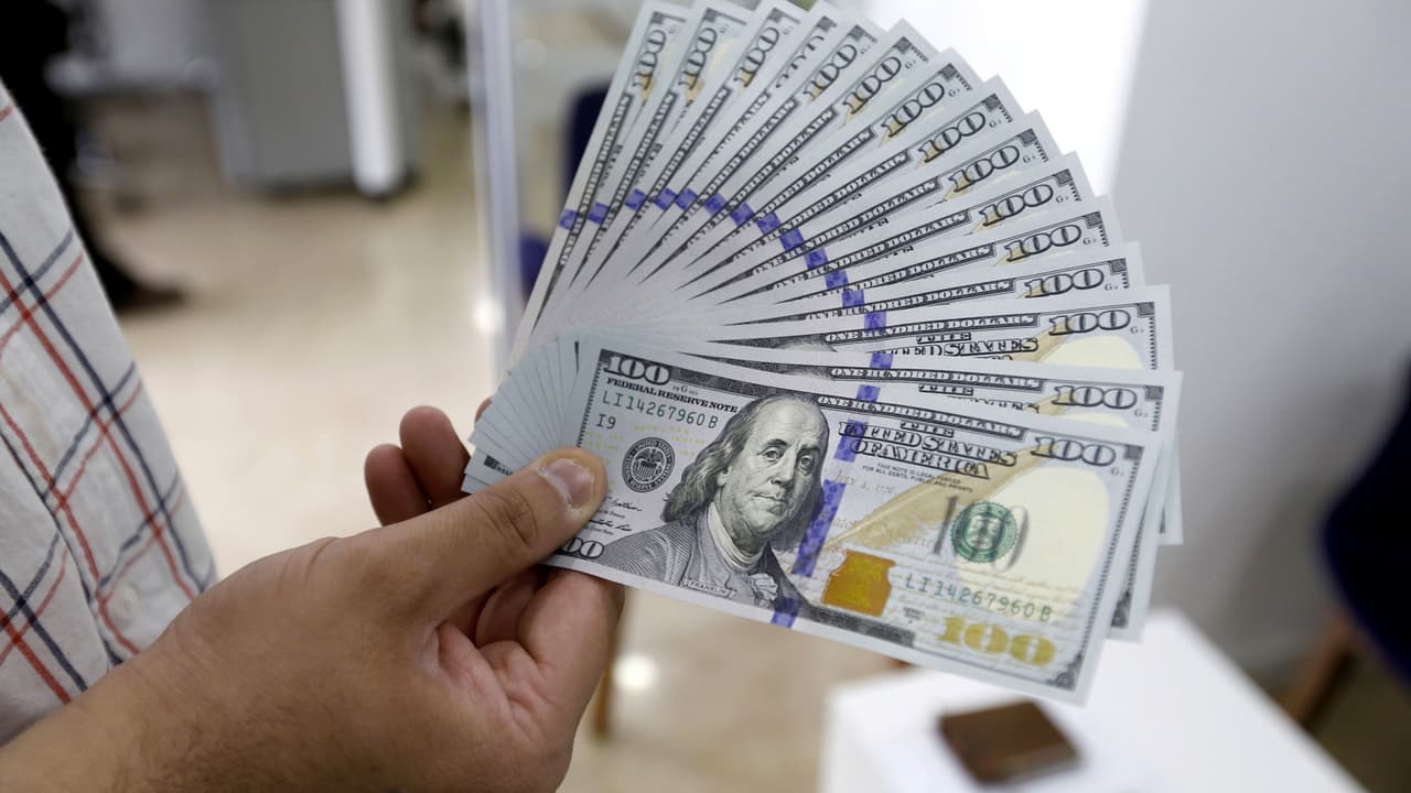 Hacienda inicia el depósito de cheques de estímulo de $1,400 y el secretario aclara dudas