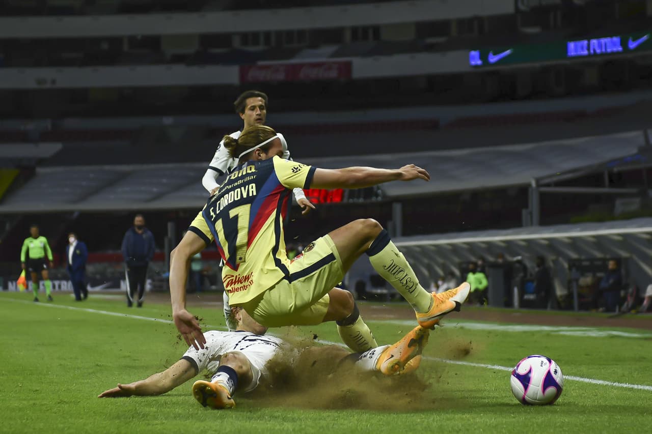 Ambas escuadras salieron a buscar el resultado desde los primeros minutos.