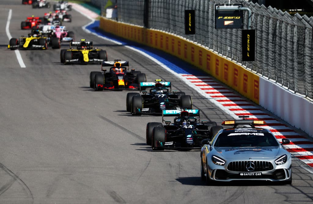 Bottas gana su segundo Grand Prix del año, en el podio lo acompañó Verstappen y Hamilton. El mexicano Sergio Pérez tuvo la oportunidad de tener un lugar en el podio pero se quedó en la cuarta posición en el Gran Premio de Rusia.