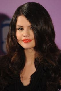 "He tenido muchos problemas con la depresión y la ansiedad, y siempre he sido muy vocal al respecto, pero no creo que sea algo que pueda superar. Creo que es una batalla a la que me voy a tener que enfrentar toda mi vida, pero eso está bien", declaró en entrevista con la revista Harper’s Bazaar.
<br>