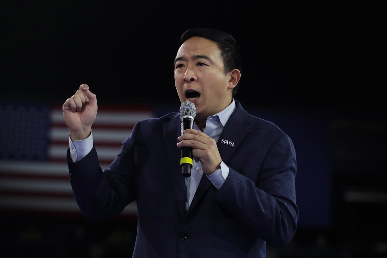 Andrew Yang dice que el insulto de Trump de llamar 'Kung Flu' al coronavirus es el de un "candidato perdedor"