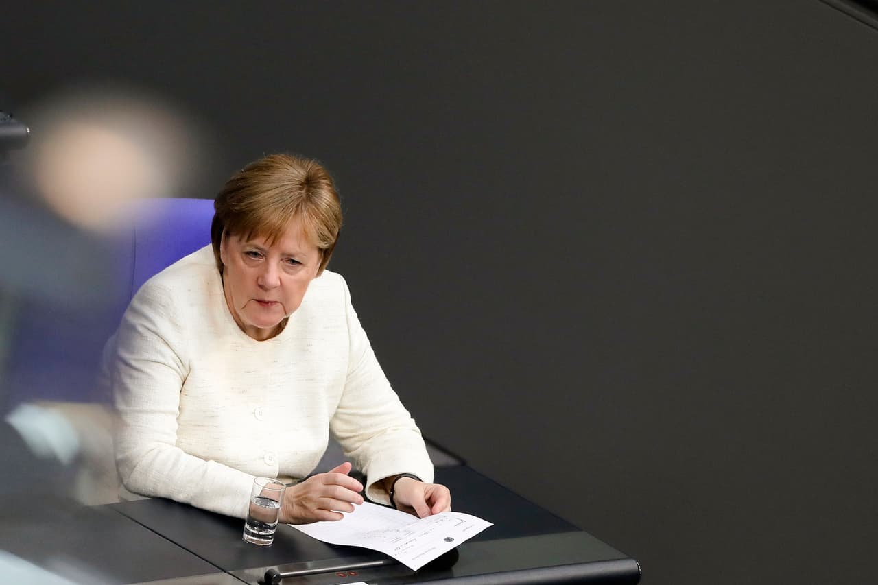 Merkel pide un esfuerzo para "apaciguar" el conflicto comercial con EEUU “antes de que se convierta en una guerra”