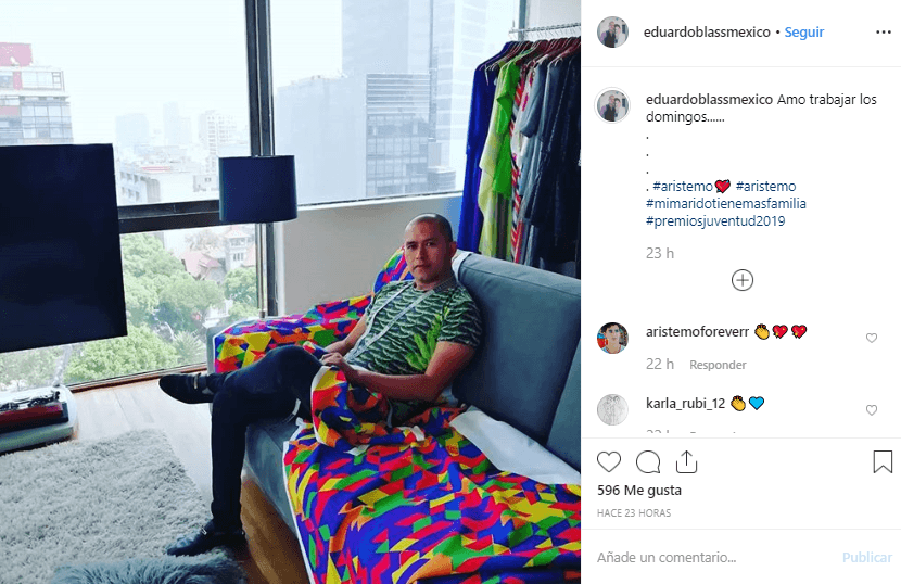 Al menos así lo hizo saber el diseñador de cabecera de los protagonistas de 'El corazón nunca se equivoca', Eduardo Blass, en su cuenta de Instagram.