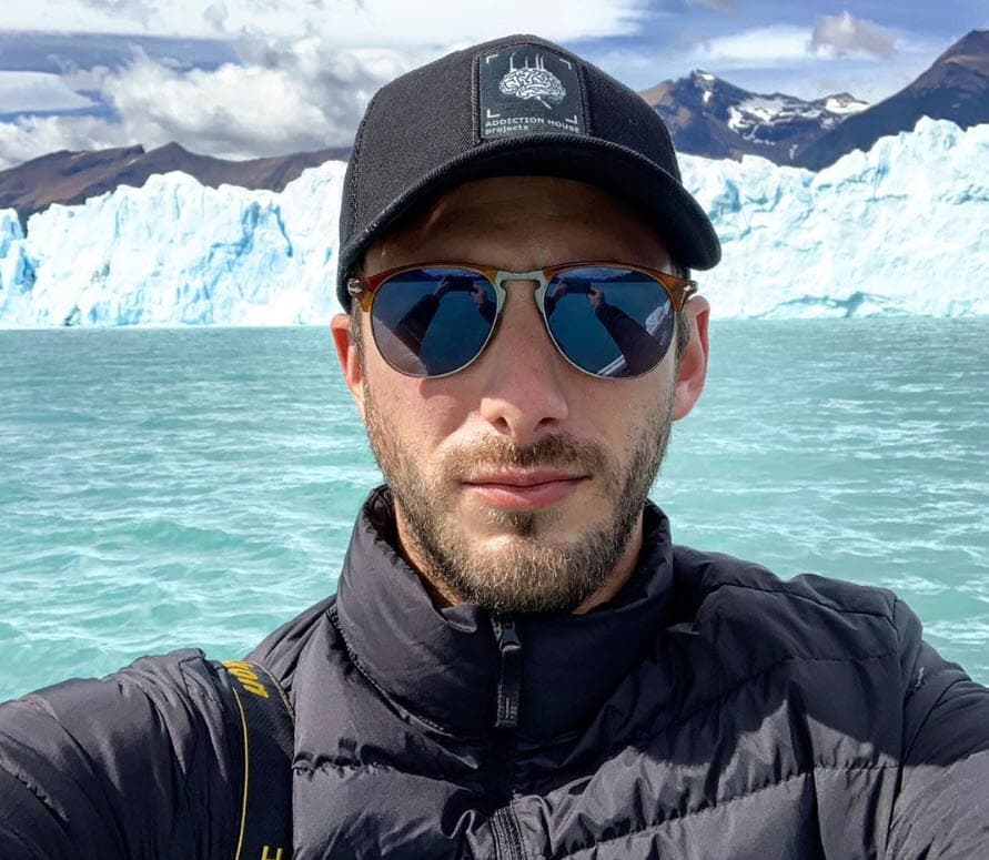 "Cuando cortas con alguien, especialmente nosotros en la vida pública, es terrible", admitió. 
<br>