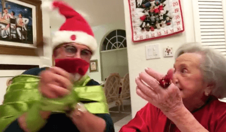 En la pasada Navidad, amordazó a su yerno Emilio Estefan, para evitar que se comiera un pedacito de puerco.